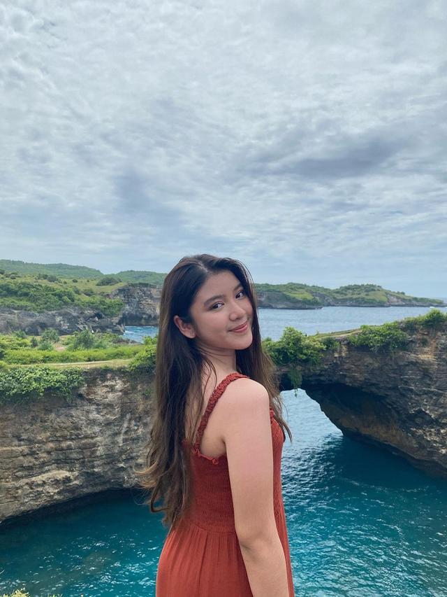 Belum Tertarik Beli Barang Branded, Ini 5 Gaya Sederhana Tiara Andini