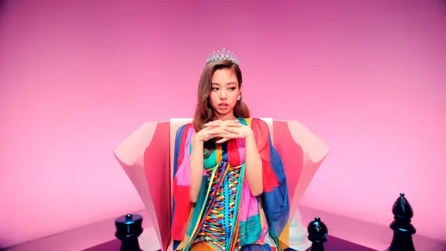 [Bintang] Sama-sama Comeback, Blackpink dan Red Velvet Tunjukkan Gaya Streetwear yang Colorful