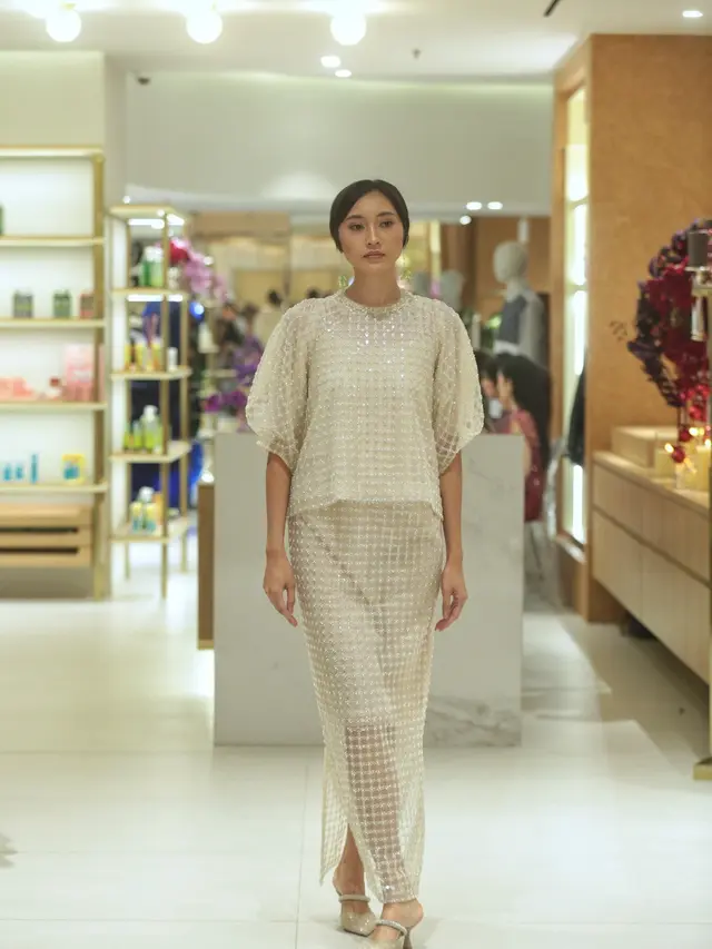 Perayaan Kekuatan Perempuan dalam Koleksi Festive 2024 Lace by Artkea x Dian Muljadi