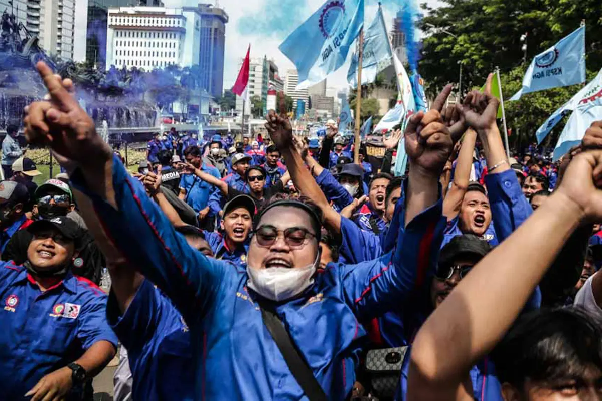 FOTO: Aksi Buruh Peringati May Day di Kawasan Patung Kuda