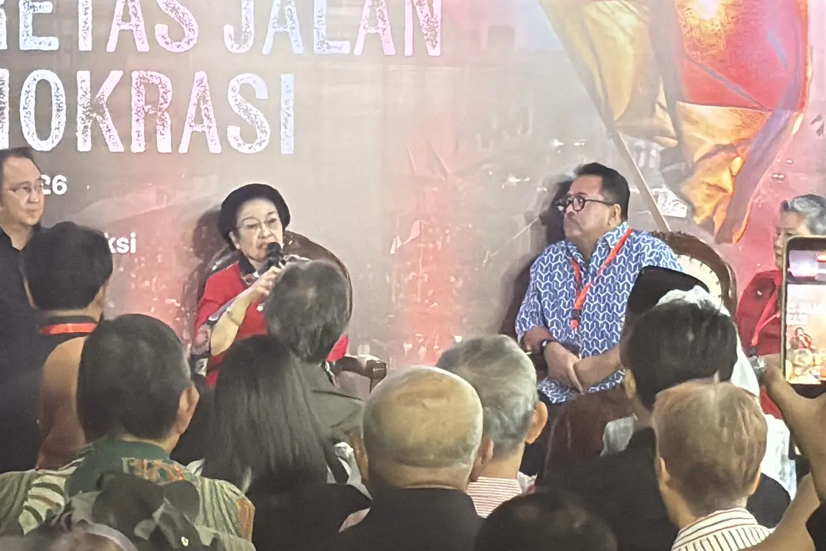 Presiden ke-5 RI Megawati Soekarnoputri saat berpidato dalam peringatan 30 tahun Peristiwa Kudatuli di Taman Ismail Marzuki, Cikini, Jakarta Pusat, Selasa (21/7/2026). (Liputan6.com/Ady Anugrahadi)
