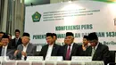 Menteri Agama Lukman Hakim Saifuddin (tengah) memberikan keterangan pers penentuan awal  Ramadan 1436 H, Jakarta, Rabu (16/6/2015). Pemerintah memutuskan tanggal 1 Ramadan 1436 H jatuh pada Kamis, 18 Juni 2015. (Liputan6.com/Andrian M Tunay)