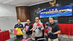 Polisi mengamankan empat orang terduga pelaku, sementara dua orang pelaku utama lainnya masih buron dan masuk dalam Daftar Pencarian Orang (DPO) (Liputan6.com/Fira Syahrin)