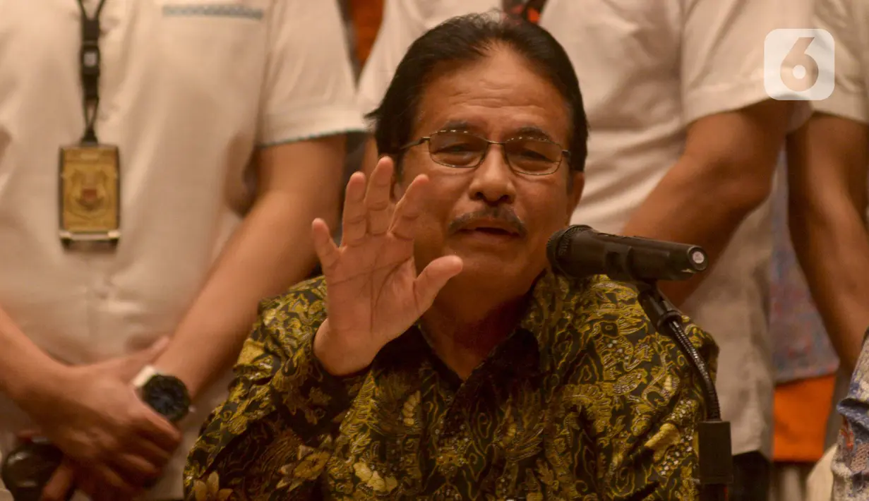 Menteri ATR/BPN Sofyan A. Djalil memberikan keterangan saat rilis kasus sindikat mafia tanah, Jakarta, Rabu (12/2/2020). Subdit II Harda Ditreskrimum Polda Metro Jaya bersama Kementerian ATR/BPN mengungkap sindikat mafia tanah menggunakan sertifikat palsu dan E-KTP ilegal. (merdeka.com/Imam Buhori)