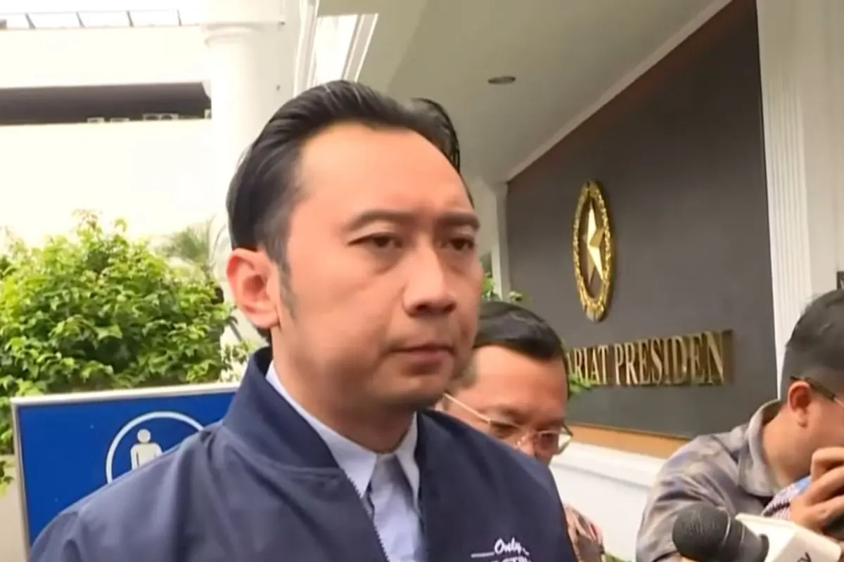 Wakil Ketua Umum Partai Demokrat Eddie Baskoro Yudhoyono tiba di Kompleks Istana Negara Jakarta.