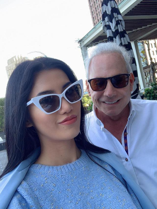 Kisah Cinta Influencer Vietnam Dengan Pengusaha Kaya Amerika Berbeda Usia 46 Tahun Lifestyle Liputan6 Com