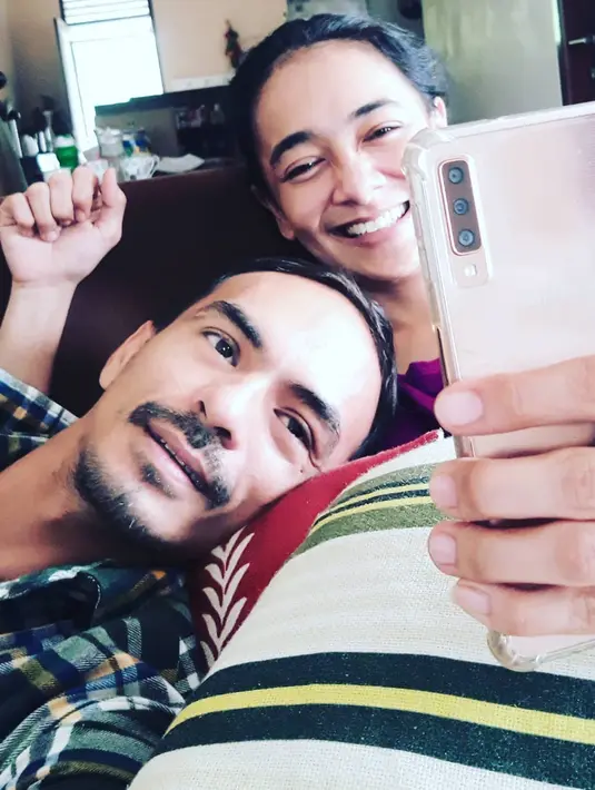 <p>Bahkan, mereka tak segan saling meledek satu sama lain layaknya ABG berpacaran. (FOTO: instagram.com/attar.syach/)</p>
