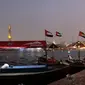 Menyebrang dari Deira ke Bur Dubai dengan Abra. Ini merupakan transportasi tua dan paling murah di Dubai, Uni Emirat Arab (UEA). (Liputan6.com/Asnida Riani)