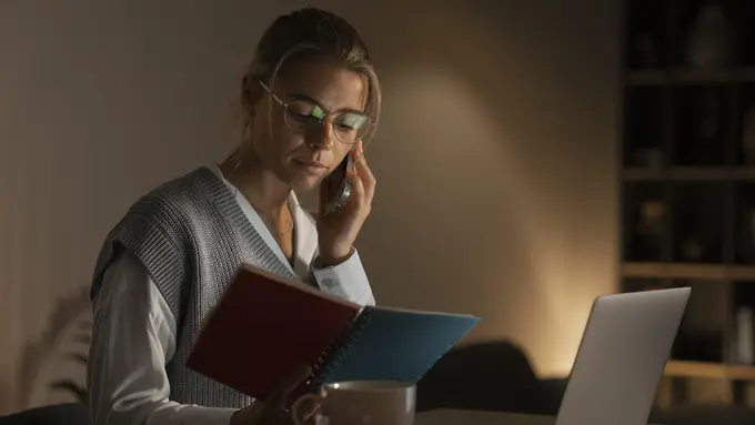 Scrolling Seharian, Kok Malah Capek? Mungkin Sudah Saatnya Kamu Digital Detox - Cover