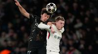 Duel Joao Neves dan Cole Palmer dalam laga PSG vs Chelsea di leg pertama 16 besar Liga Champions 2025/2026, Kamis (12/3/2026). (AP Photo/Michel Euler)