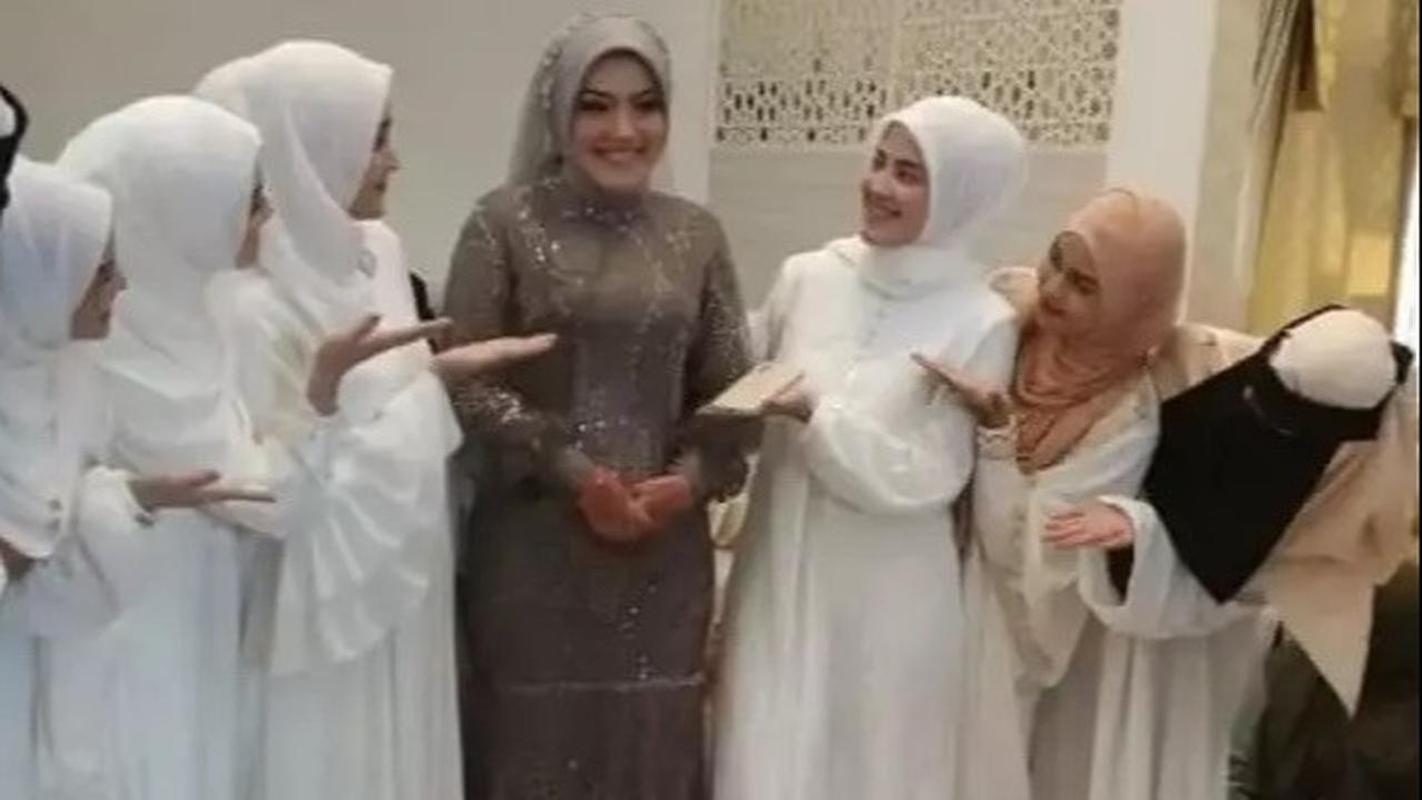 Pernikahan Digelar Sederhana