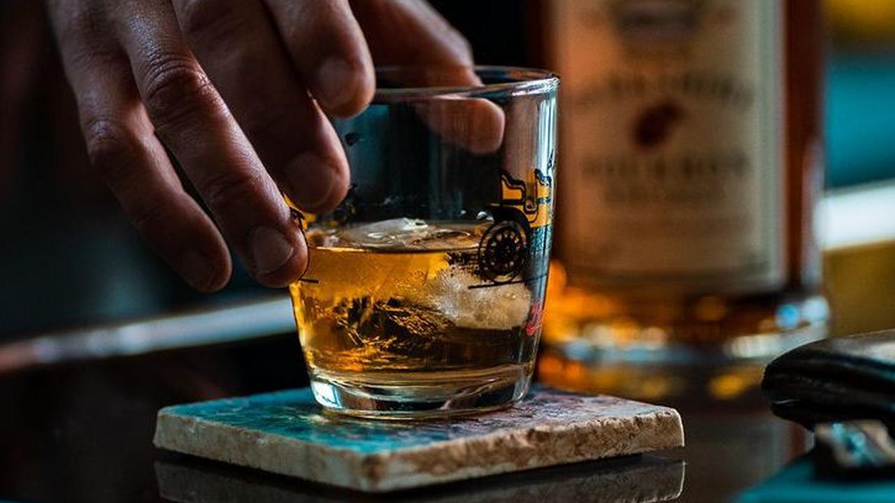 Tips Berhenti Minum Alkohol