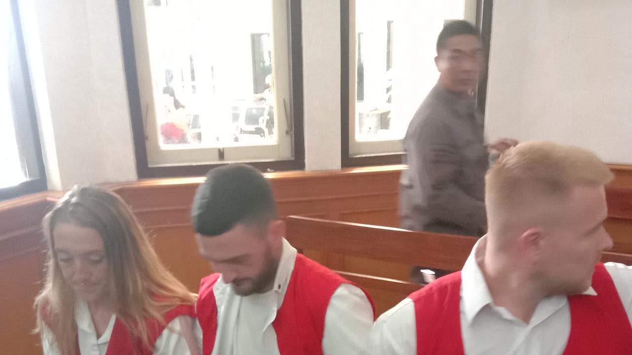 Hakim Vonis 3 WNA Inggris yang Selundupkan Kokain ke Bali 1 Tahun Penjara