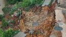 Longsor diakibatkan guyuran hujan deras yang terjadi sepanjang Selasa, 5 November 2024 kemarin. (merdeka.com/Arie Basuki)