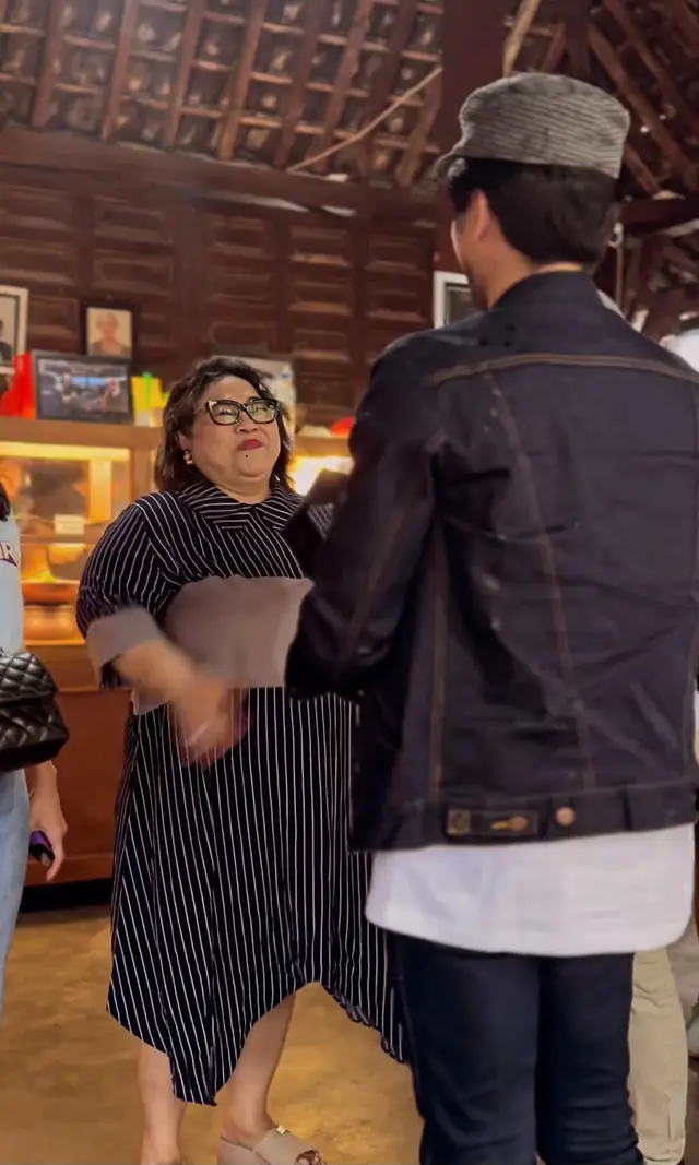 7 Potret warung makan Songoseng yang sempat jadi andalan pemasukan Nunung, kini sepi pembeli