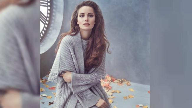 Fahriye Evcen. (Sumber Twitter/@EvcenFahriyeFan)