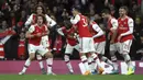 Para pemain Arsenal merayakan gol yang dicetak oleh David Luiz ke gawang Crystal Palace pada laga Premier League 2019 di Stadion Emirates, Minggu 927/10). Kedua tim bermain imbang 2-2. (AP/Leila Coker)A