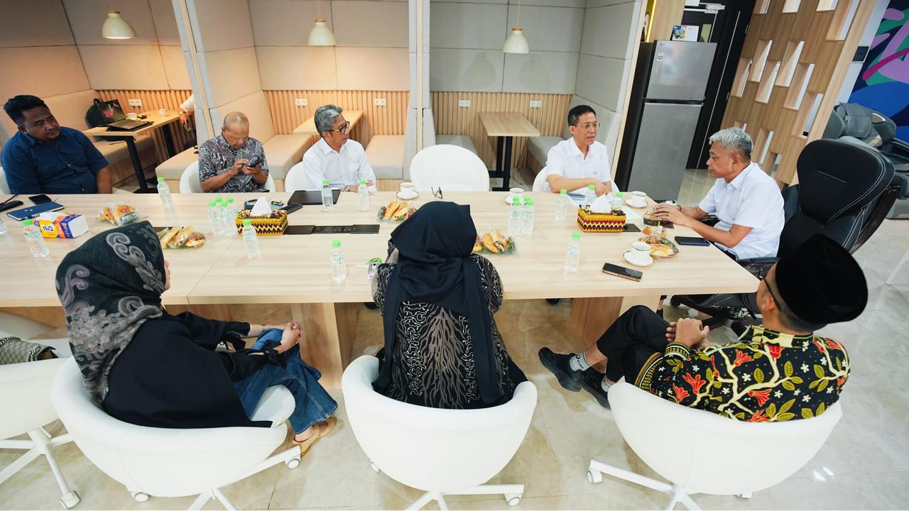Wamensos Agus Jabo Priyono saat audiensi dengan Wali Kota Subulussalam, M Rasyid Bancin