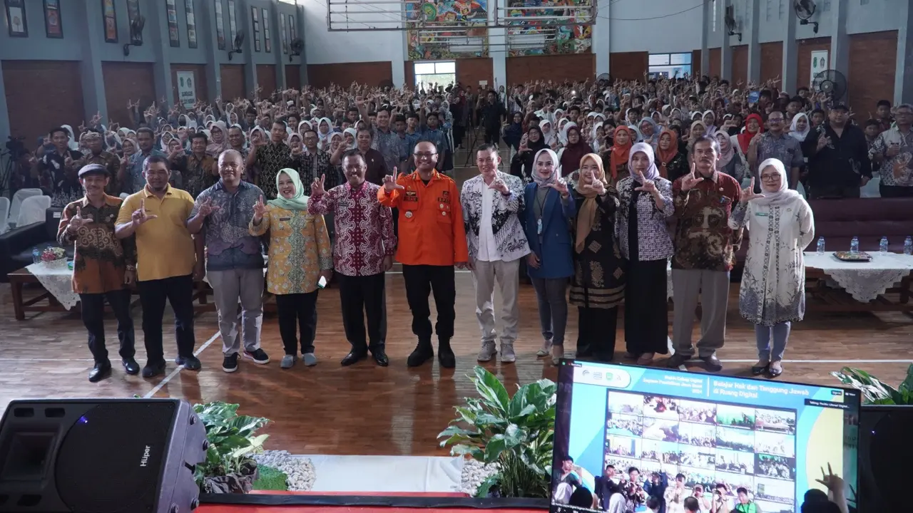 Kemenkominfo bersama Pemerintah Kabupaten Subang menyelenggarakan acara Literasi Digital dengan semangat inovasi dan komitmen untuk meningkatkan mutu pendidikan.