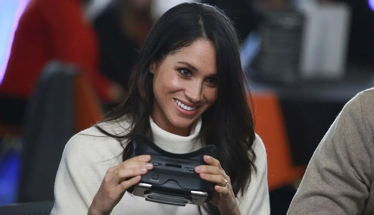 Seperti yang diwartakan Sunday Times, Meghan yang dibesarkan secara Protestan akan dibaptis secara Anglikan. Dan hal ini juga sudah disetujui Meghan untuk menjalani salah satu rangkaian acara sebelum menikah. (Foto: AFP)