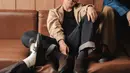 Kejutan lain datang dari 2-Eyelet Boat Shoes, yang seolah menghidupkan kembali kenangan akan Zapato Del Barco, kini hadir dengan opsi warna dan material yang begitu elegan. Menggunakan genuine leather dengan sole classic, memastikan jargon “the quiet shoes for the noise maker” pada campaign kali ini terasa begitu tepat disandingkan dengan siluet legendaris ini.