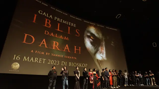 Para pemain dan kru Film Iblis Dalam Darah.