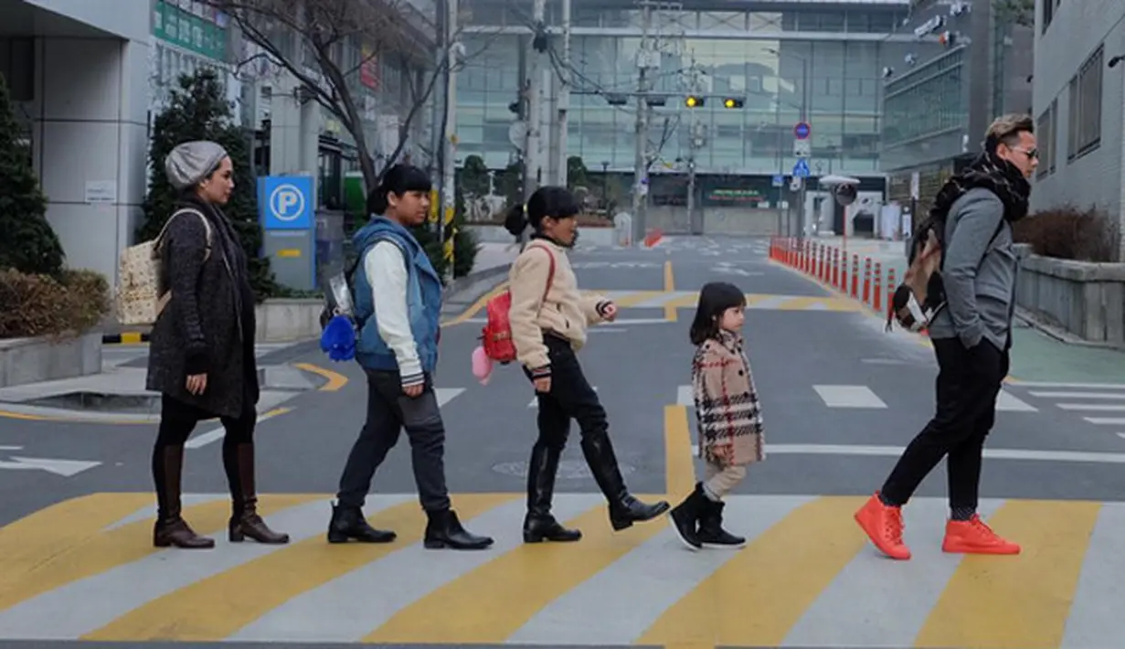 Sikap romantis sang suami, membuat perempuan 36 tahun yang tengah mengandung enam bulan itu jadi belajar romantis. (Instagram/ussypratama)