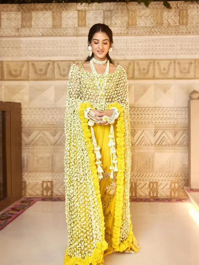 Radhika Merchant saat Upacara Haldi Jelang Pernikahan dengan Anant Ambani. [@anamikakhanna.in]