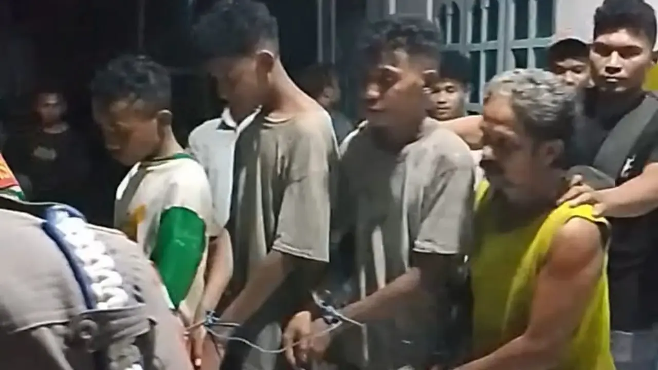 Para pelaku pencurian ternak saat diamankan polisi (Liputan6.com/Ola Keda)