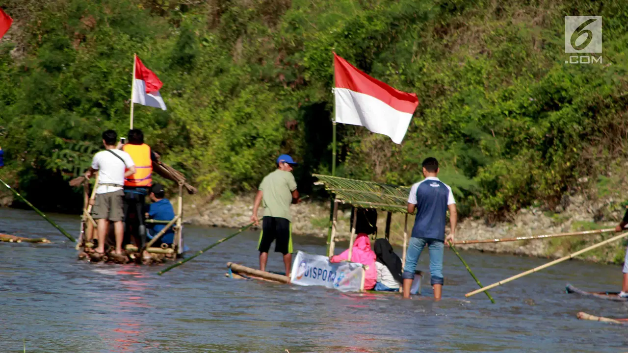 Menikmati Arung Rakit Dengan Menyusuri Sungai Bone