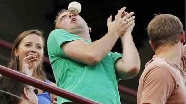 7 Potret Orang Saat Alami Momen Apes, Ekspresinya Kocak