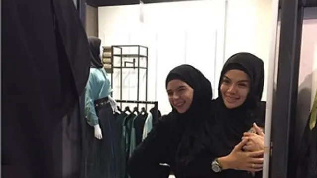 [Bintang] Nikita Mirzani