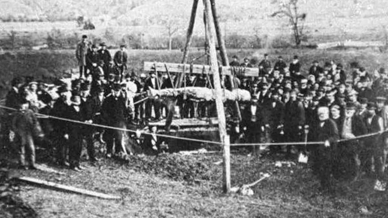 Sosok raksasa Cardiff Giant ditemukan di New York pada 16 Oktober 1869.