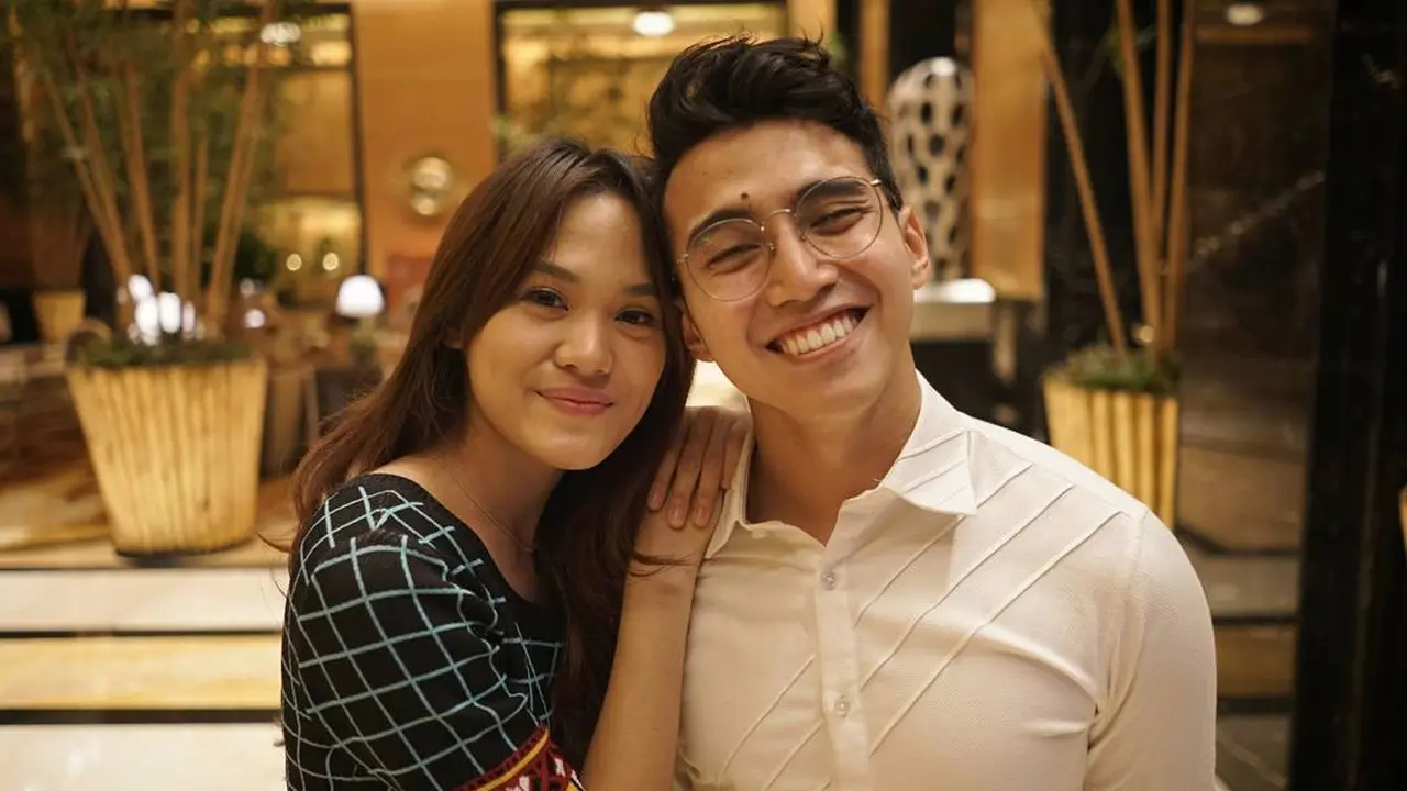 Sheryl Sheinafia dan Vadi Akbar