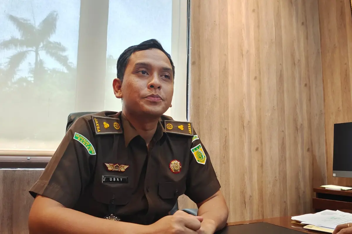 Kasi Intelijen Kejari Depok, Muhammad Arief Ubaidillah saat ditemui di ruangan Kejari Depok.