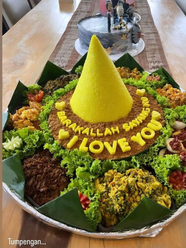 6 Potret Ulang Tahun Reino Barack, Ada Nasi Tumpung Hingga Kue Kamen Rider