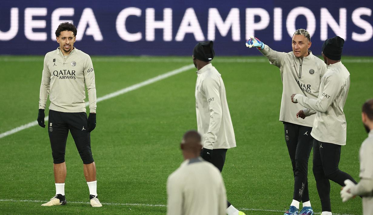 Diprediksi, Paris Saint-Germain akan tetap menggunakan formasi 4-3-3 untuk menghadapi tuan rumah Real Sociedad. (FRANCK FIFE/AFP)