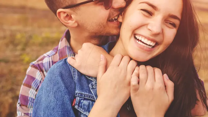 Hubungan yang langgeng didasari dengan saling pengertian, perhatian, dan cinta yang dilakukan terus menerus.