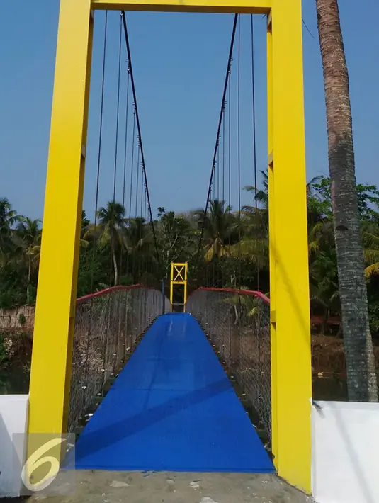 Jembatan Asa di Desa Sirna Bakti Kec. Pamengpeuk Kab Garut, Sabtu (14/11/2015). SCTV bersama warga meresmikan Jembatan Asa SCTV ke-5. (Dokumentasi SCTV)