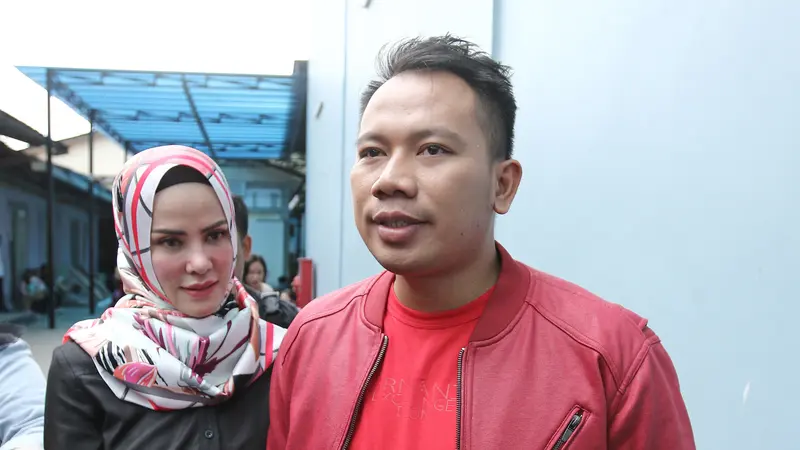 Vicky Prasetyo dan Angel Lelga