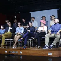 "Karenanya ini bukan konser Maliq atau The Groove, namun kami menyebutnya D'Essentials of Groove," kata Dino Hamid di Hotel Grand Kemang, Jakarta Selatan, Selasa (17/5). (Nurwahyunan/Bintang.com)