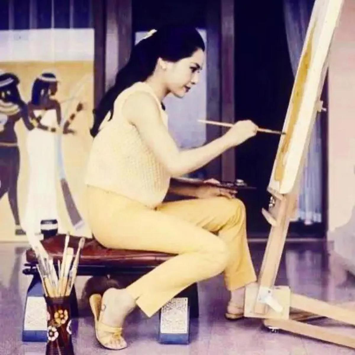 Intip Potret Cantik Masa Muda Dewi Soekarno, Wajahnya Disebut Mirip Alyssa Daguise