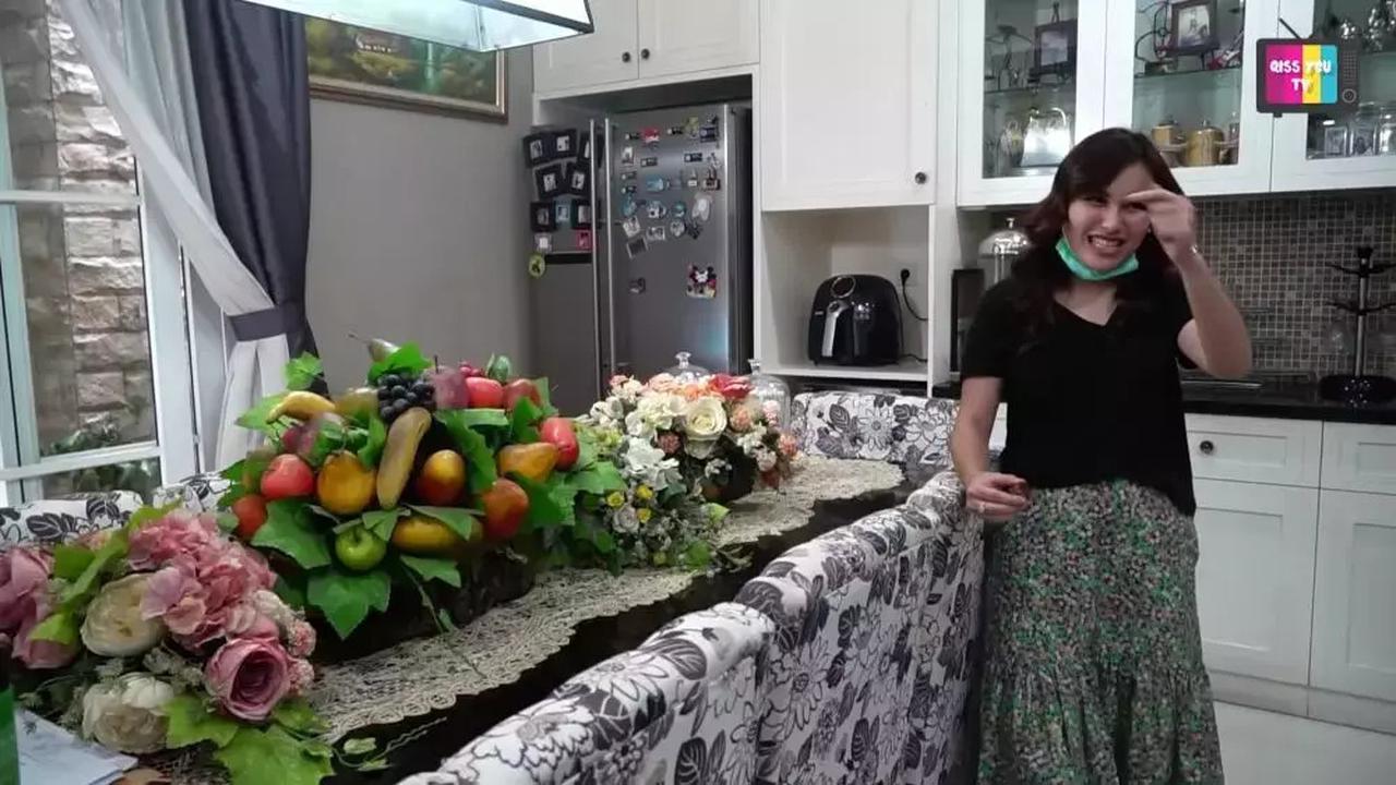 5 Potret Dapur di Istana Megah Denny Cagur, Bergaya Modern Klasik dengan Koleksi Barang-barang Mewah