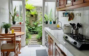 5 Penyebab Dapur Terlihat Sempit dan Cara Membuatnya Terasa Lebih Luas