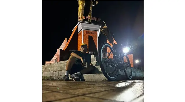 Disebut warganet bosan ganteng, intip 6 potret terbaru Bio One dengan jenggot dan kumis tebal