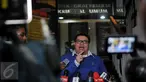 Pengacara Abdul Azis alias Daeng Azis, Razman Arif Nasution memberikan keterangan di Polda Metro Jaya, Jakarta, Jumat (26/2). Daeng Azis yang ditetapkan sebagai tersangka kasus prostitusi kembali mangkir dalam panggilan kedua. (Liputan6.com/Johan Tallo)