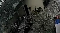 Satpol PP Perempuan Ini Terekam CCTV Gondol Sepeda Motor