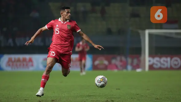 <p>Pemain Timnas Indonesia, Ricky Kambuaya saat menghadapi Burundi pada laga pertama persahabatan FIFA Matchday di Stadion Patriot Candrabhaga, Bekasi, Sabtu (25/3/2023) malam WIB. (Bola.com/Bagaskara Lazuardi)</p>