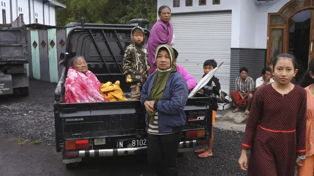 Penampakan Erupsi Gunung Semeru