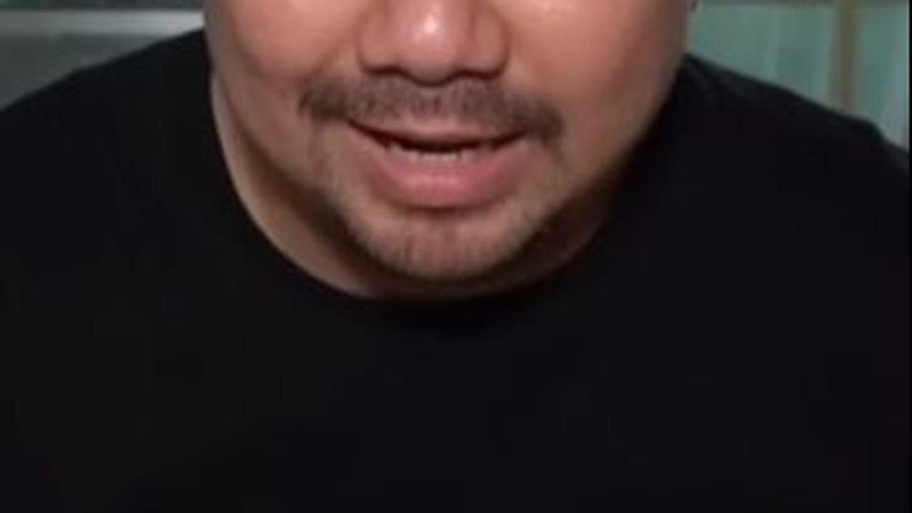 Konten Nex Carlos Kembali Viral, Kali Ini Aksi Emak-emak Ikut Nyomot Gorengan Bikin Ngakak